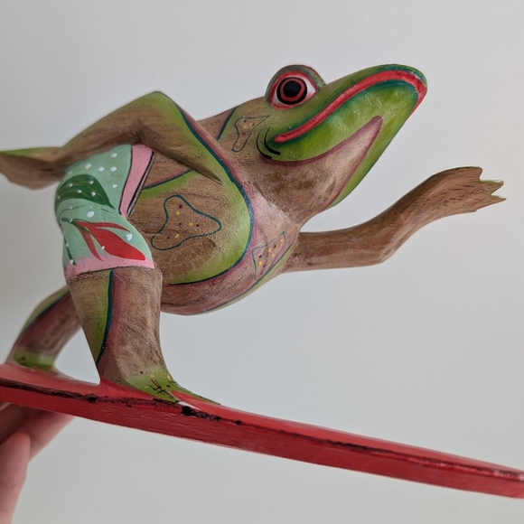 Surfer Frog Carved Wood Figurine Beach Vibes Ron Jon Surf Girl Hawaii Australia - Picture 5 of 16